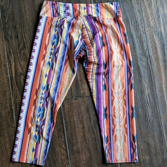 Onzie Aztec Tribal Cropped Leggings - S/M - Picture 2 of 4